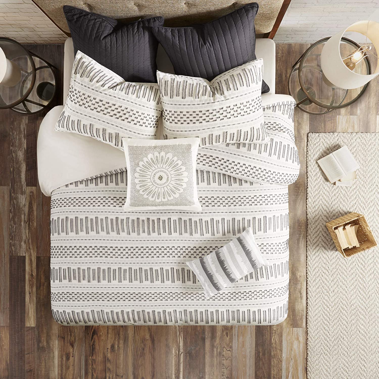 Price:$129.99  100% Cotton Duvet Mid Century Modern Design, All Season Comforter Cover Bedding Set, Matching Shams, King/Cal King(104"x92"), Rhea, Ivory Geometric Clipped Jacquard 3 Piece : Home & Kitchen