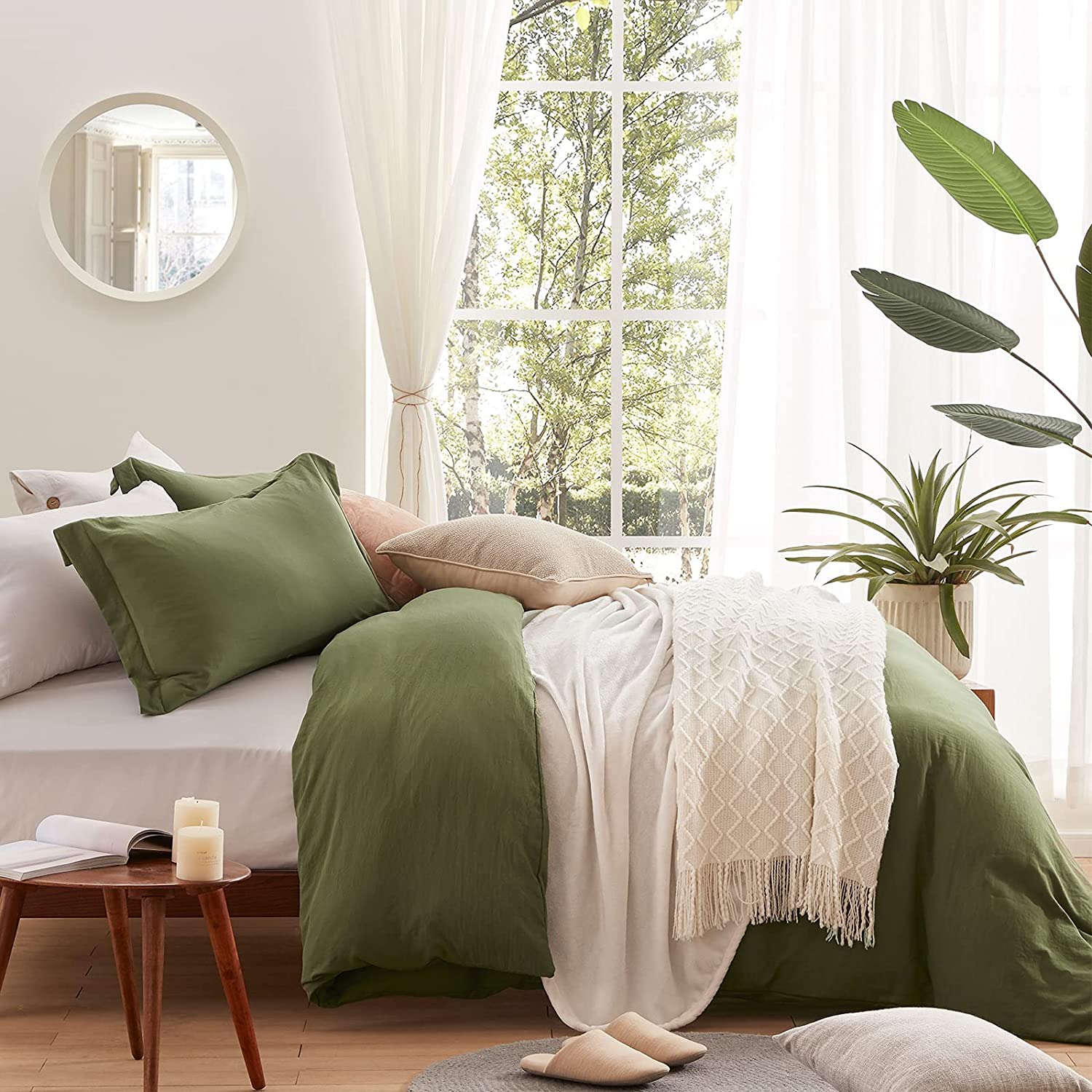 Price:$36.99  Duvet Cover Sets King Size Olive Green Double Brushed Reversible Microfiber-Comforter Cover Solid Color with Zipper Closure & Corner Ties-Breathable and Soft（1 Duvet Cover + 2 Pillowshams） : Home & Kitchen