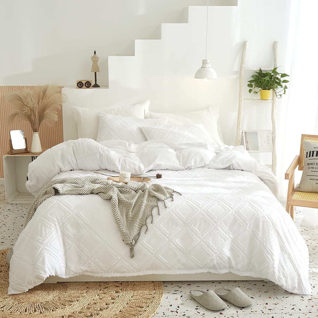 Price:$36.99  3PCS White Duvet-Cover-Sets, Queen Microfiber Tufted Grid Pattern Luxury Soft Polyester Bdding-Sets with 1 Duvet Cover and 2 Pillowcases : Home & Kitchen
