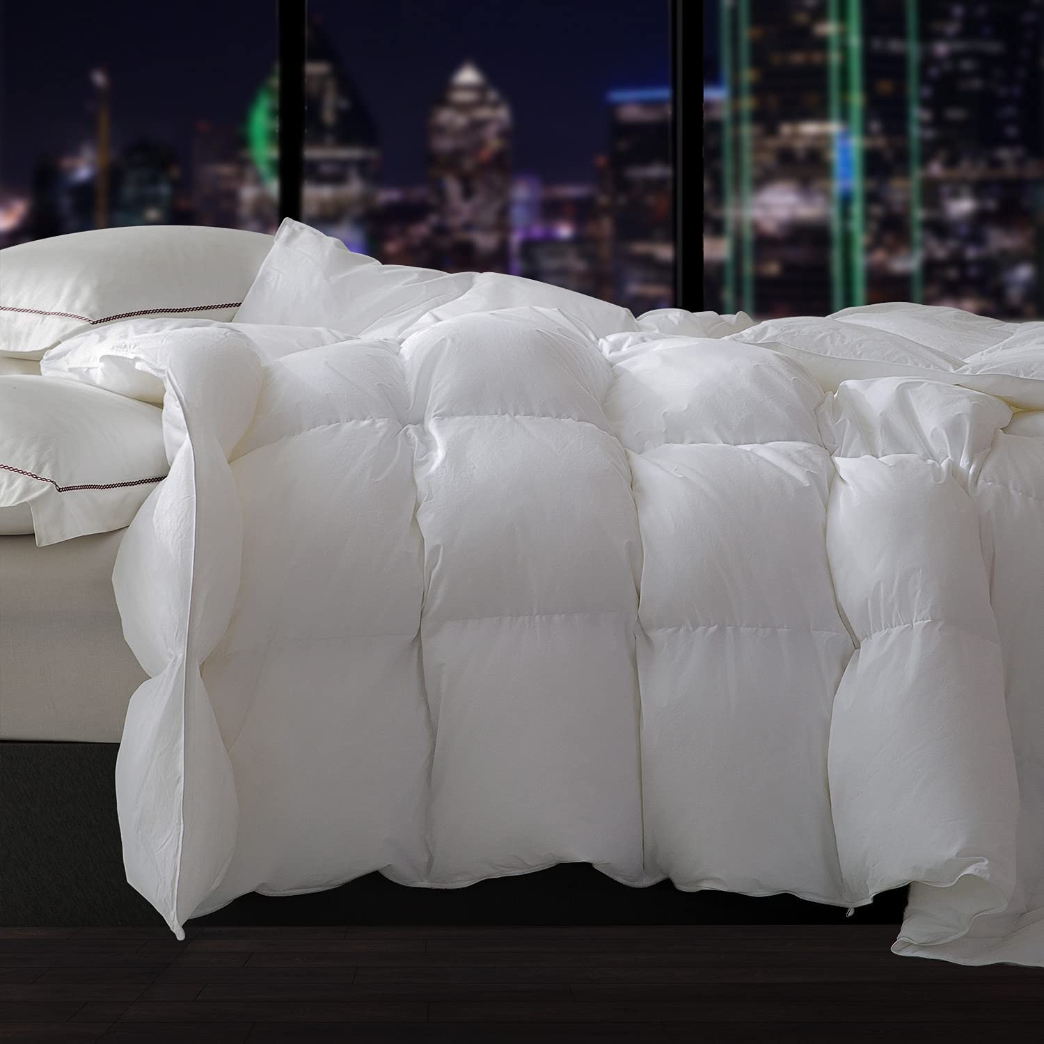 Price:$97.90  Lightweight White Down Comforter Queen - Cooling All Season Duvet Insert with Corner Tabs - 100% Egyptian Cotton Down Proof Cover - Medium Warmth & Washable : Home & Kitchen