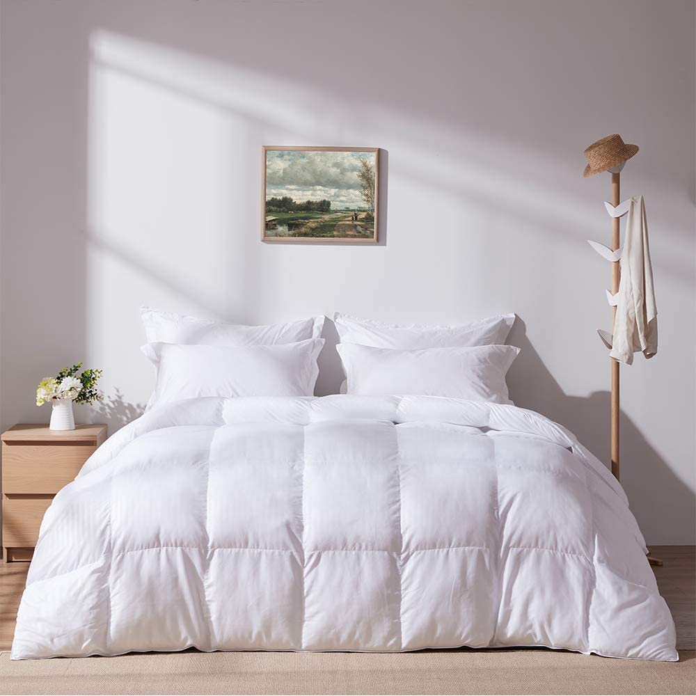 Price:$41.99  White Down Alternative Comforter Queen All Season, Soft Duvet Insert Plush Stripe Comforter, Lightweight and Machine Washable (90 x 90 Inches) : Home & Kitchen