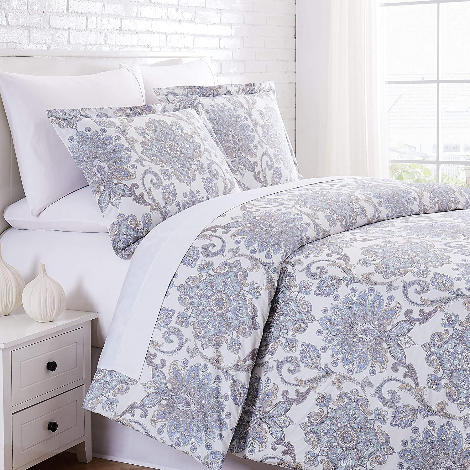 Price:$54.33  FINE LIVING Serenity Collection, 300 Thread-Count, Premium Quality Single-Ply, Long Staple Cotton Sateen Duvet Cover Set, Full / Queen, Aqua : Home & Kitchen
