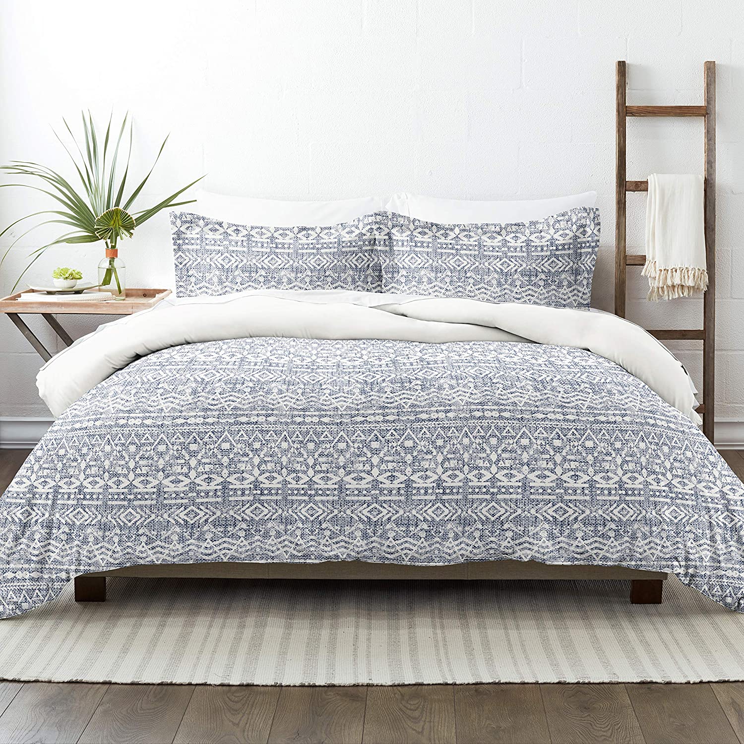 Price:$45.83  Market Premium Ultra Soft Modern Rustic Pattern 3 Piece Reversible Duvet Cover Set King/California King Navy : Home & Kitchen