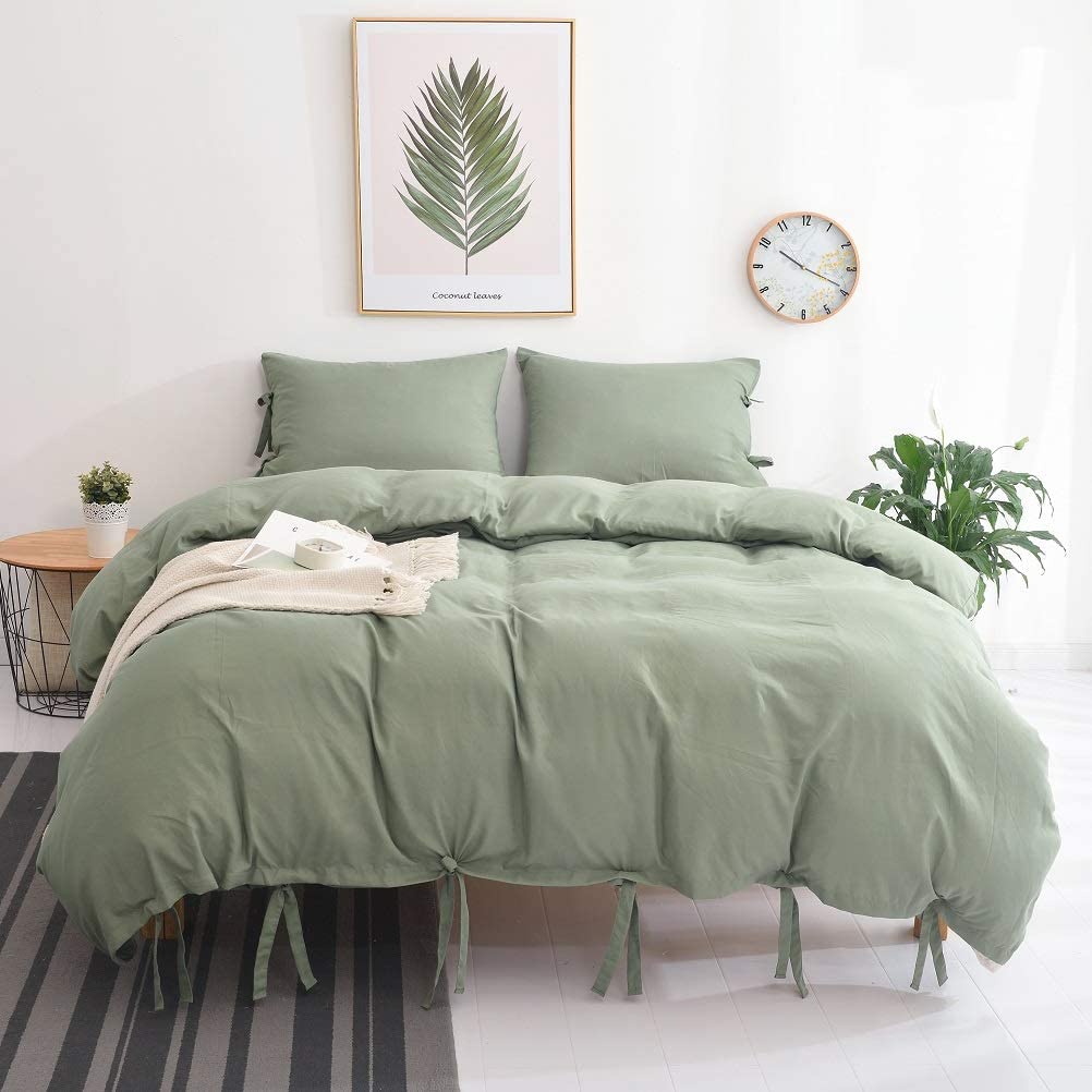 Price:$29.99  Duvet Cover Green,Solid Color Bowknot Design,100% Microfiber Treated by Washed Cotton Process,Feels Like a Very Soft Cotton-Queen Size(3Pcs,1 Duvet Cover 2 Pillowcases) : Home & Kitchen