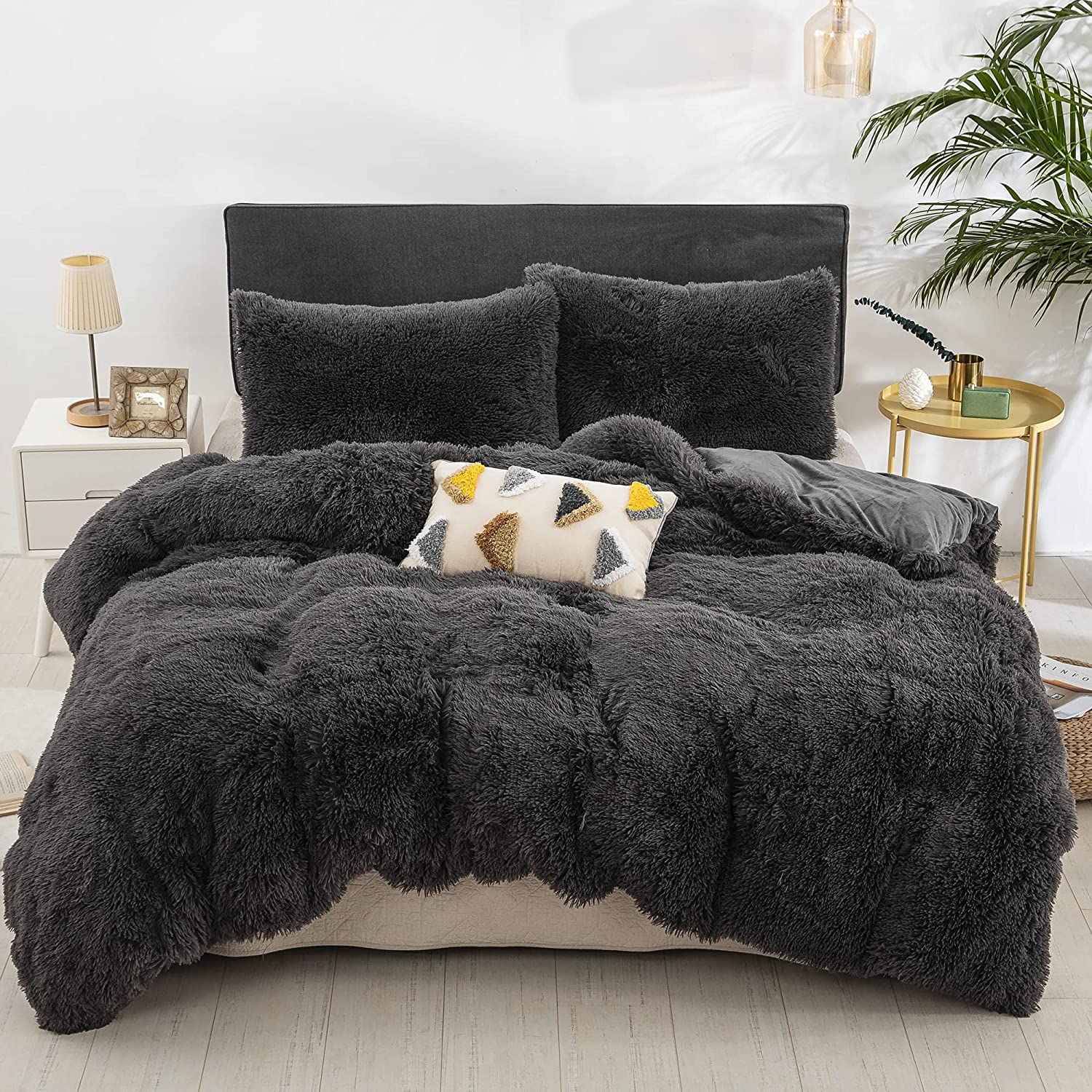 Price:$45.99  Fluffy Duvet Cover Set Queen, Luxury Ultra Soft Shaggy Crystal Velvet Bedding Comforter Cover Set, 3 Pieces(1 Faux Fur Duvet Cover + 2 Faux Fur Pillowcases), Zipper Closure (Dark Gray, Queen) : Home & Kitchen