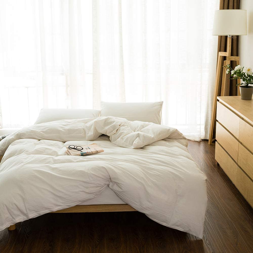 Price:$32.89  Twin Duvet Cover White 2-Piece Set Soft Cotton Twin XL Comforter Cover Bedding Collection Comforter Cover with Pillow Sham Solid Color Button Closure & Corner Ties (White, Twin/Twin XL) : Home & Kitchen
