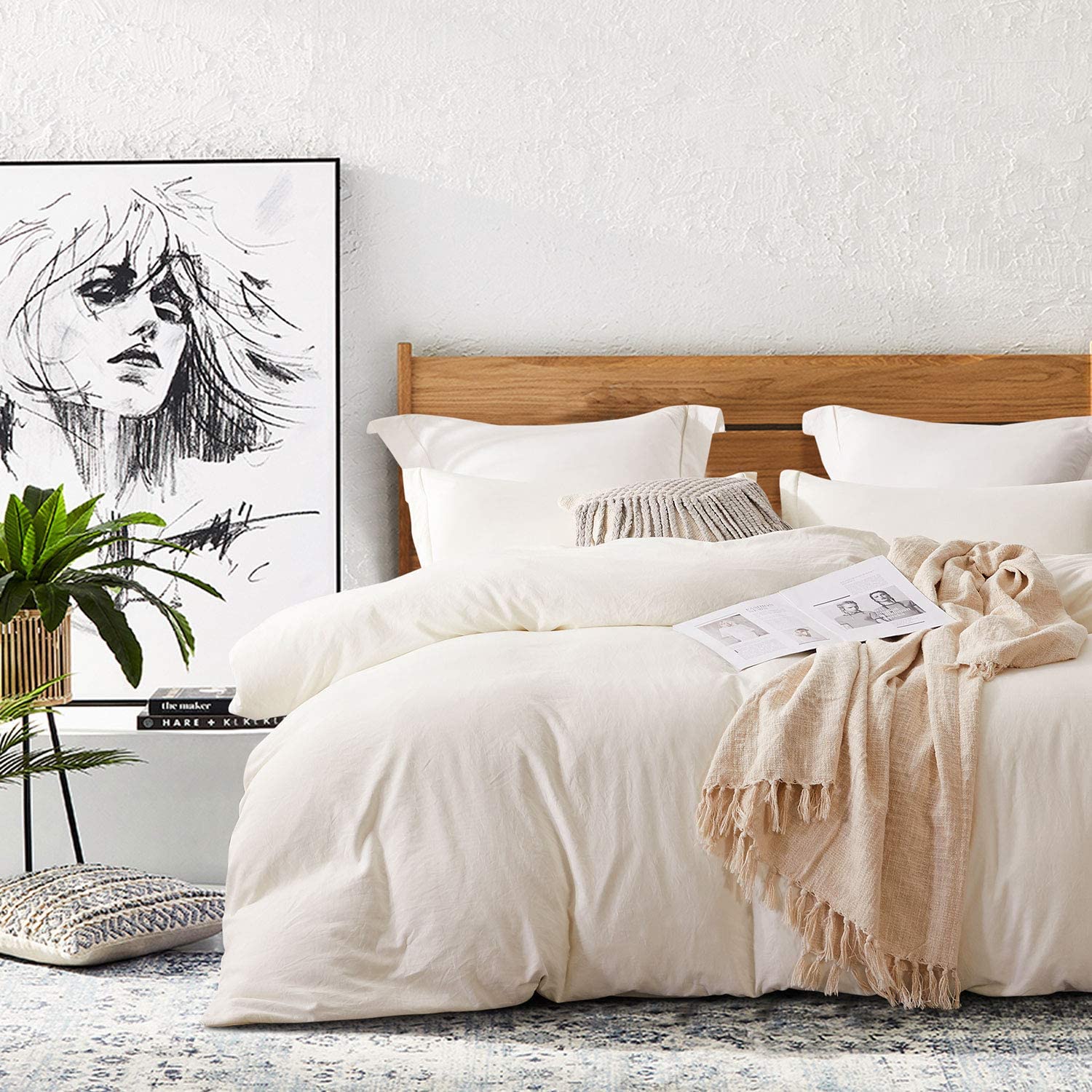 Price:$25.00  Housing Duvet Cover Queen White, Soft Breathable Microfiber Duvet Cover Zipper Closure with Ties, 3 Pieces Luxury Bedding Set with 1 Duvet Cover Only and 2 Pillow Shams : Everything Else