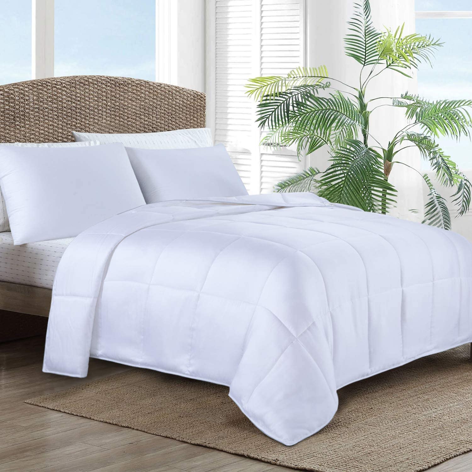 Price:$116.99  Lightweight Cooling Eucalyptus Bamboo Fill Tencel Comforter King Size 100% Lyocell Shell, Silky Summer Comforter, Down Alternative Comforter Duvet Insert for Night Sweats Hot Sleepers : Home & Kitchen