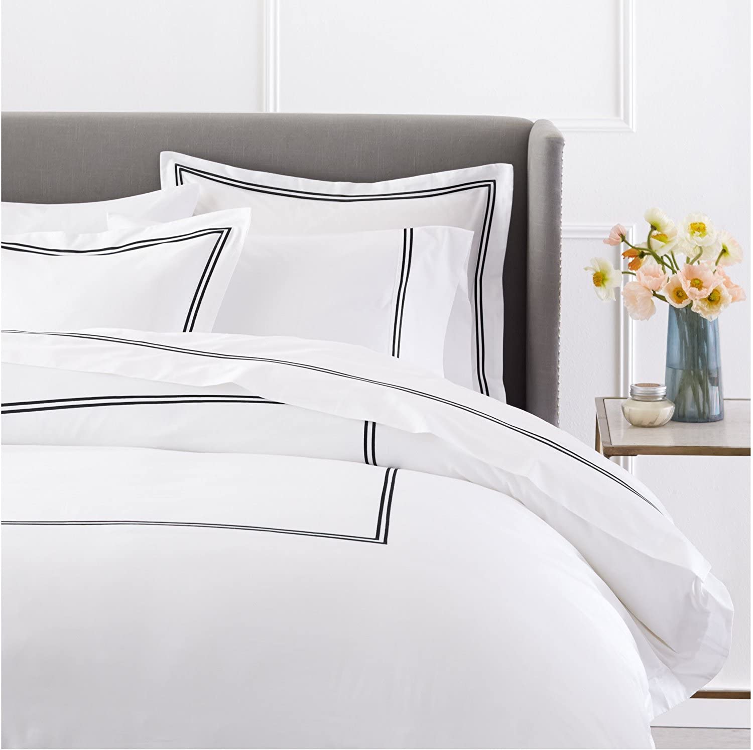 Price:$59.99  Luxury Soft Brushed 400-Thread-Count Egyptian Cotton Embroidered Duvet Cover Set with Beautiful 2-Stripe Embroidery - - Full/Queen - White/Black : Home & Kitchen