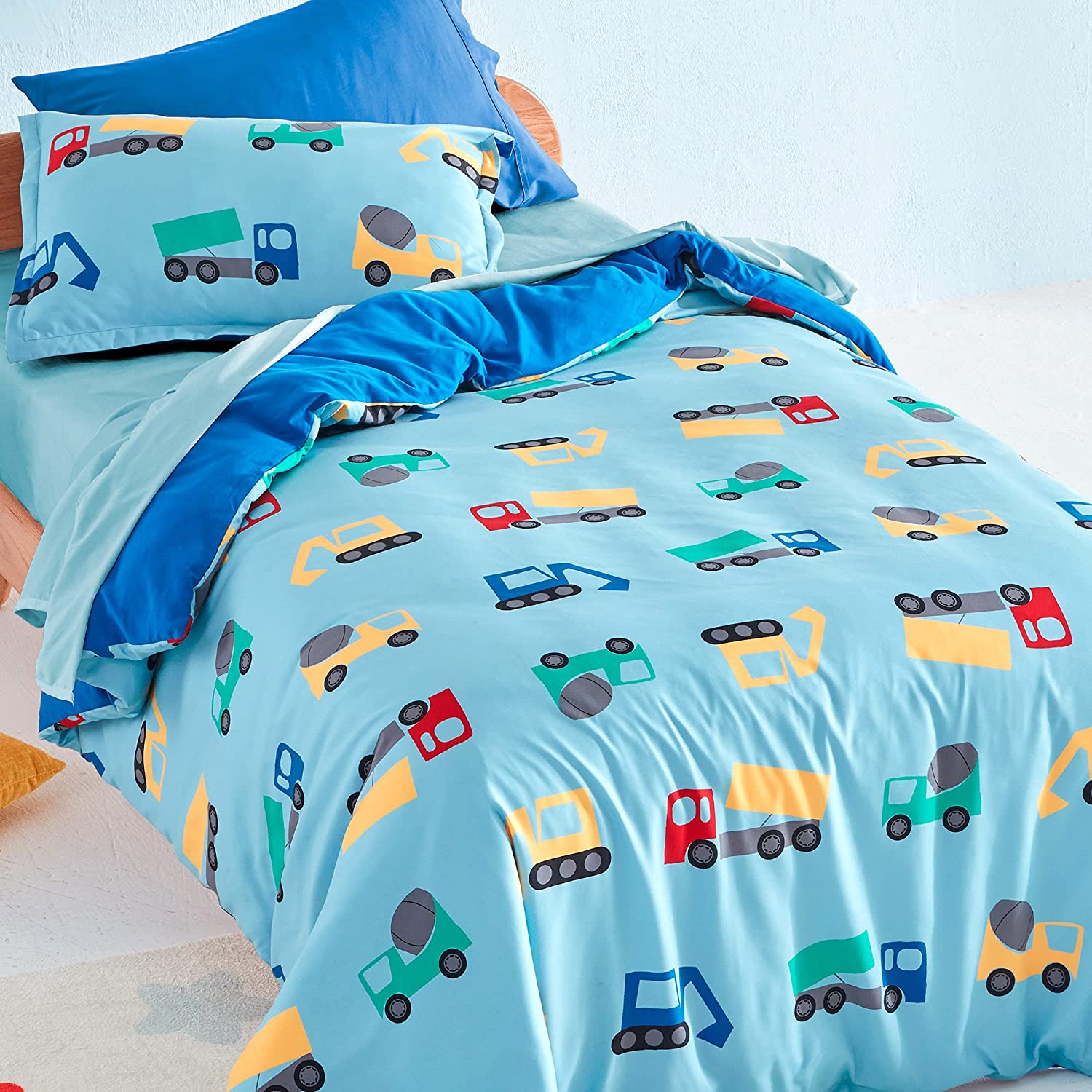 Price:$29.99  ZONE Kids Printed Duvet Cover Set 3 Pieces Ultra Soft Brushed Microfiber with 2 Sham Easy Care Zipper Ties, Construction Truck, Full/Queen : Home & Kitchen