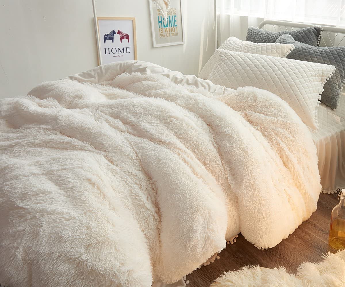 Price:$65.99  1pc 100% Velvet Flannel Duvet Cover, Solid Color, No Inside Filler, Zipper Close (King 1pc Duvet Cover, White) : Home & Kitchen