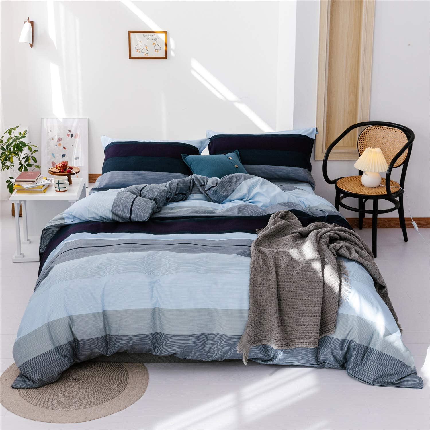 Price:$29.99  Duvet Cover Queen 3 Pieces Luxury Printed Duvet Cover Set Modern Stylish Chechboard Pattern Soft Microfiber Hidden Zipper Corner Ties Grey Background (1 Duvet Cover + 2 Pillow Shams) : Home & Kitchen