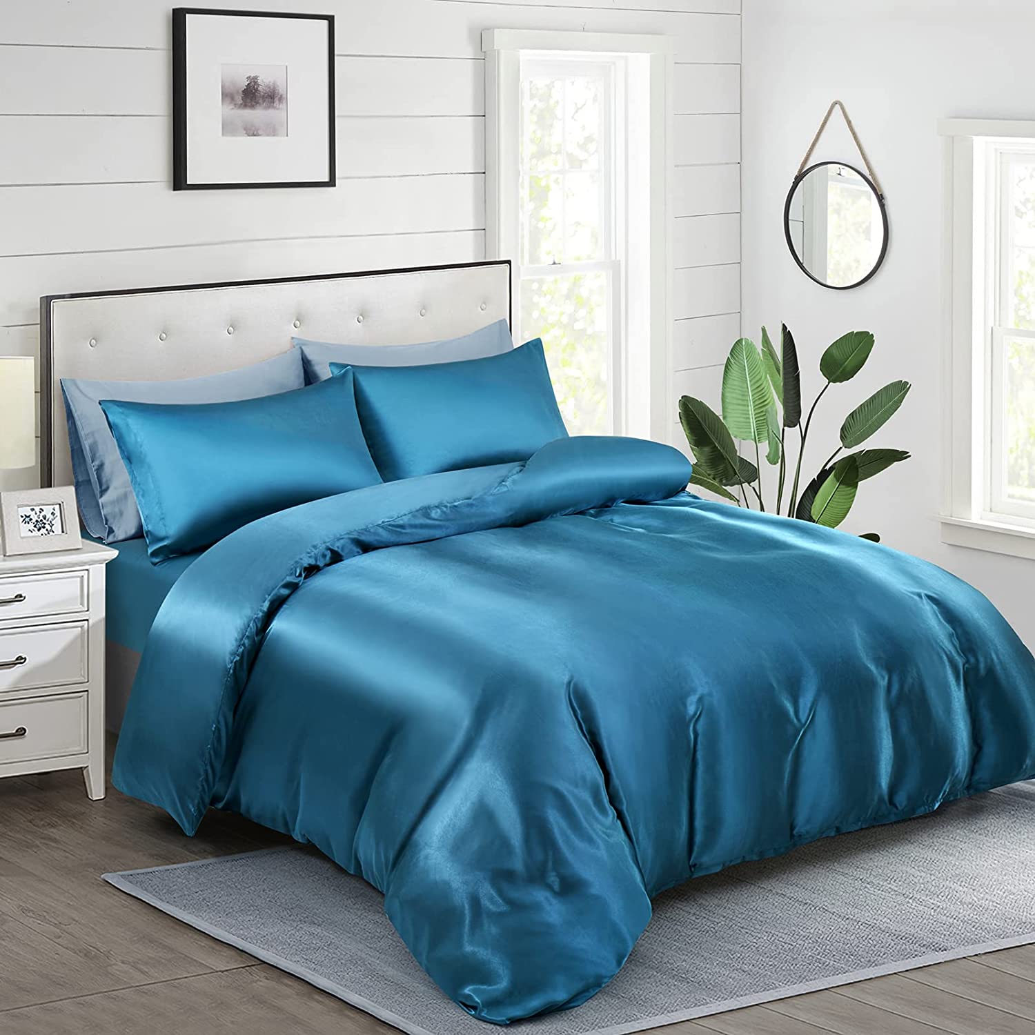 Price:$32.98  Satin Duvet Cover Queen, Hypoallergenic Luxury Teal Duvet Cover Zipper Closure with Ties - 1 Duvet Cover 1 Fitted Sheet and Pillowcase Set : Home & Kitchen