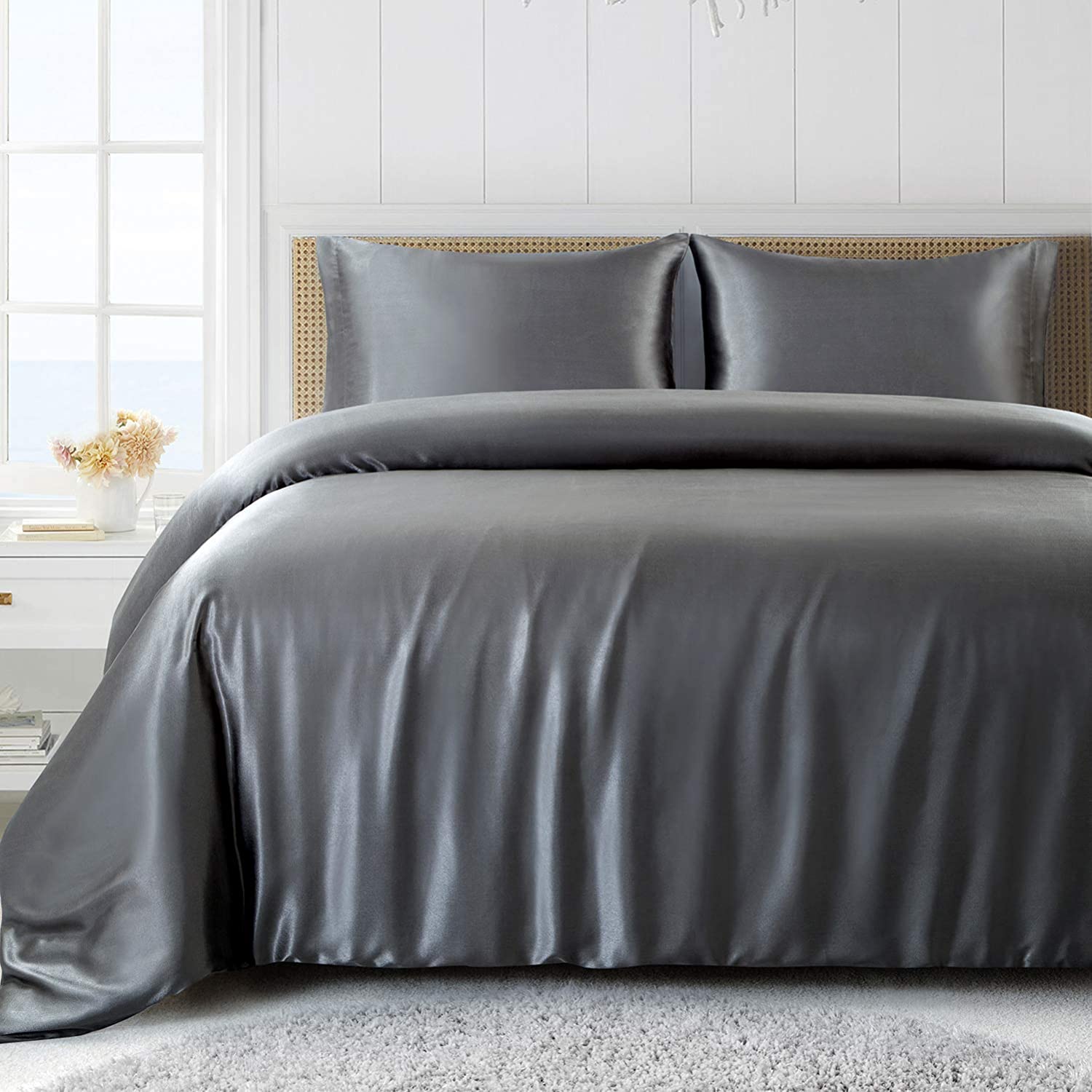 Price:$27.29  Duvet Cover Twin Size, Gray Silk Duvet Cover, Soft Luxury  Bed Set with Zipper Closure & Coner Ties - 1 Duvet Cover & 1 Silky  Pillowcase : Home & Kitchen