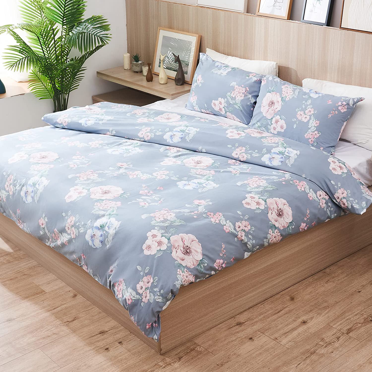 Price:$28.97  Queen Size Duvet Cover Set, 3 Piece Comfort Cover Set, Soft 100% Brushed Microfiber Duvet Cover, 90x90 Duvet Cover 26x20 Pillow Shams Home Bedding with Zipper Closure Corner Ties, Blue Floral : Home & Kitchen
