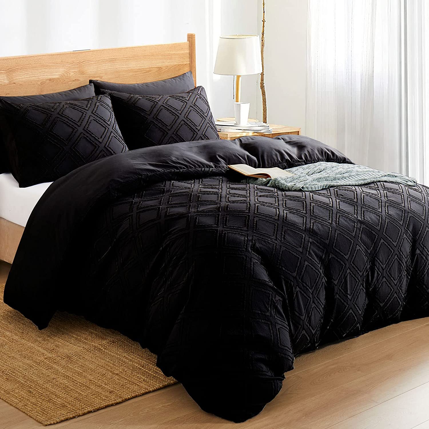 Price:$42.99  Tufted Duvet Cover King Size , 3 Piece Black Microfiber Duvet Cover Set , Embroidery Shabby Chic Bedding Duvet Covers with Zipper Closure，Corner Ties,All Season : Home & Kitchen