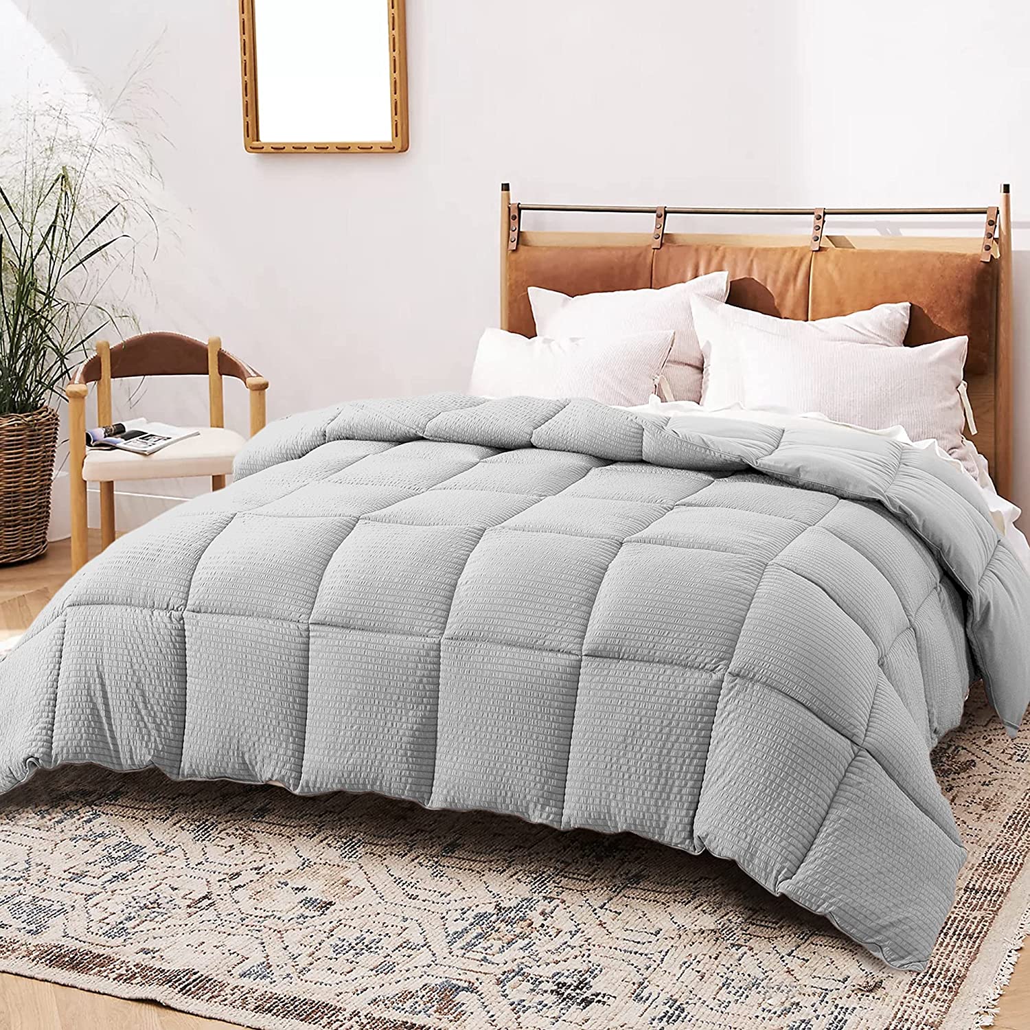 Price:$64.99  Seersucker Quilted Comforter All Season Down Alternative Reversible Fluffy Ultra Soft Duvet Insert, Hypoallergenic Machine Washable, Light Gray, Queen Size : Home & Kitchen