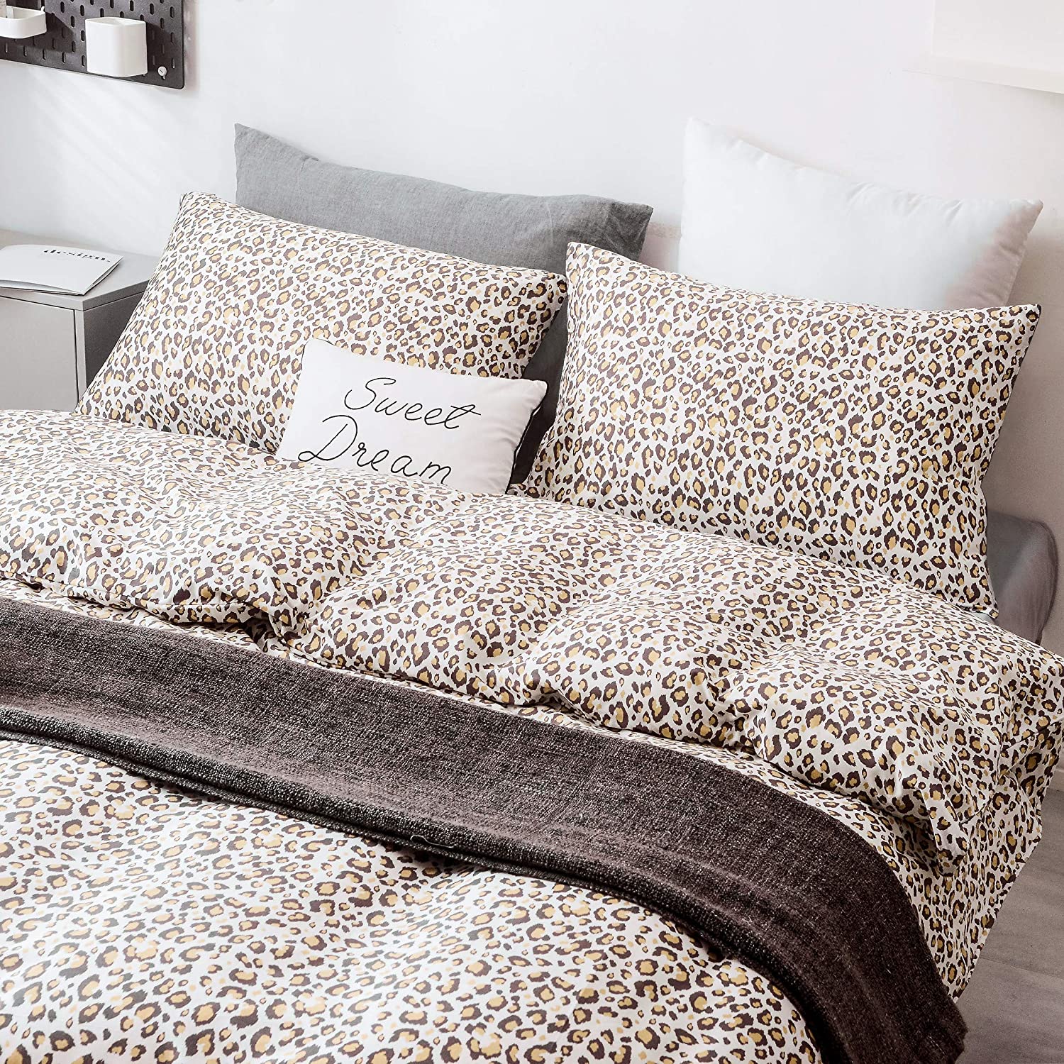Price:$53.99  100% Natural Cotton Duvet Cover Set (1 Duvet Cover + 2 Pillow Shams) Printed Pattern with Zipper Closure Soft Breathable Brown and White 3pcs Cover Set Leopard Print, King NO Comforter : Home & Kitchen