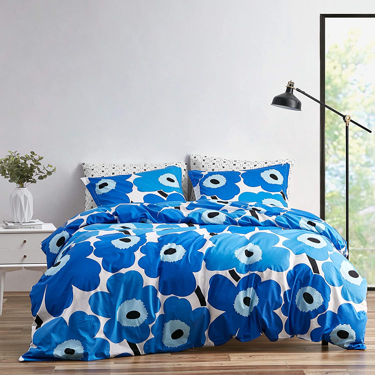 Price:$28.31  221462 Unikko Duvet Cover Set, Blue, King : Home & Kitchen