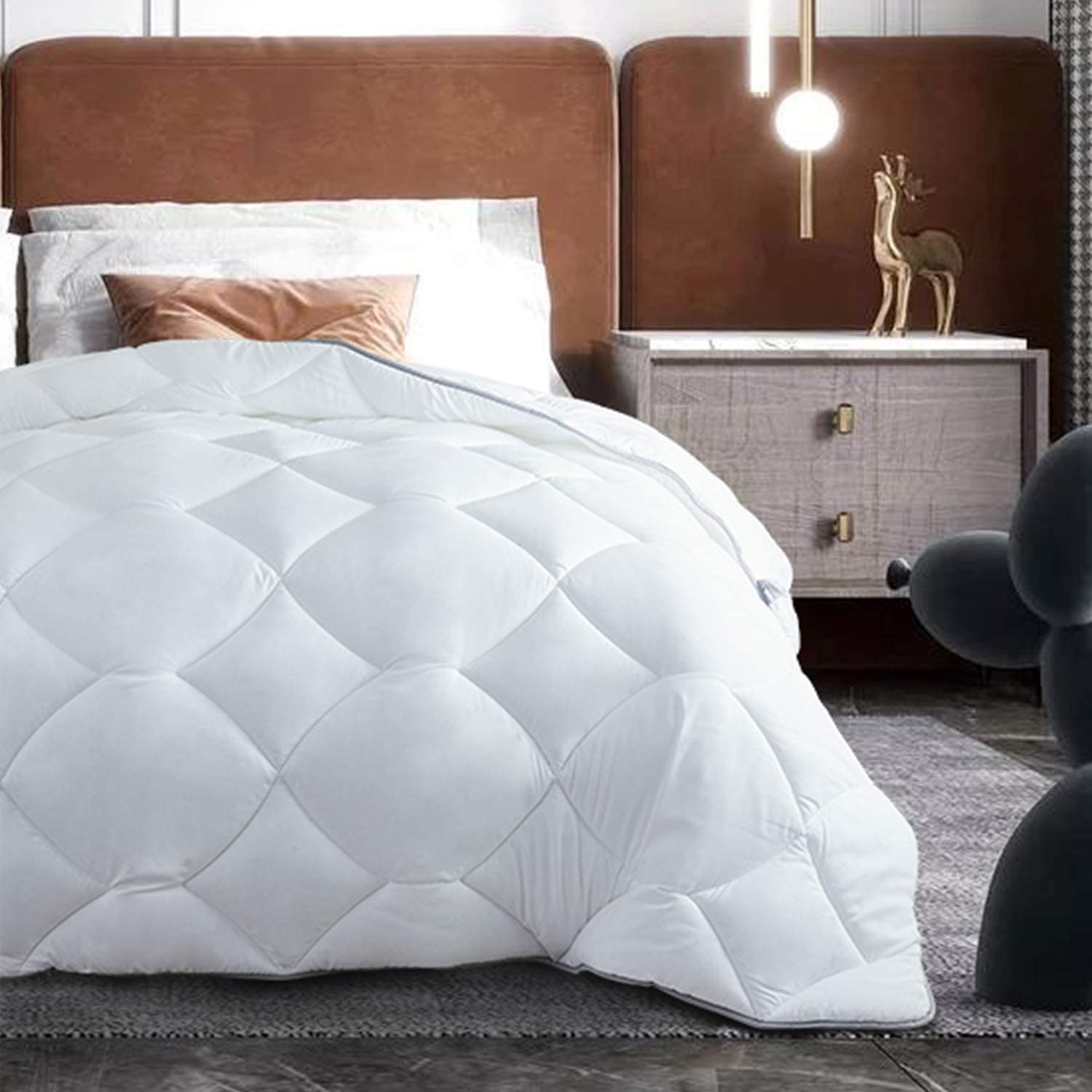 Price:$26.99  All Season Duvet Insert Comforter Twin - 350 GSM White Down Quilted Alternative Duvet - Microfiber with Corner Tabs (Twin, White) : Home & Kitchen