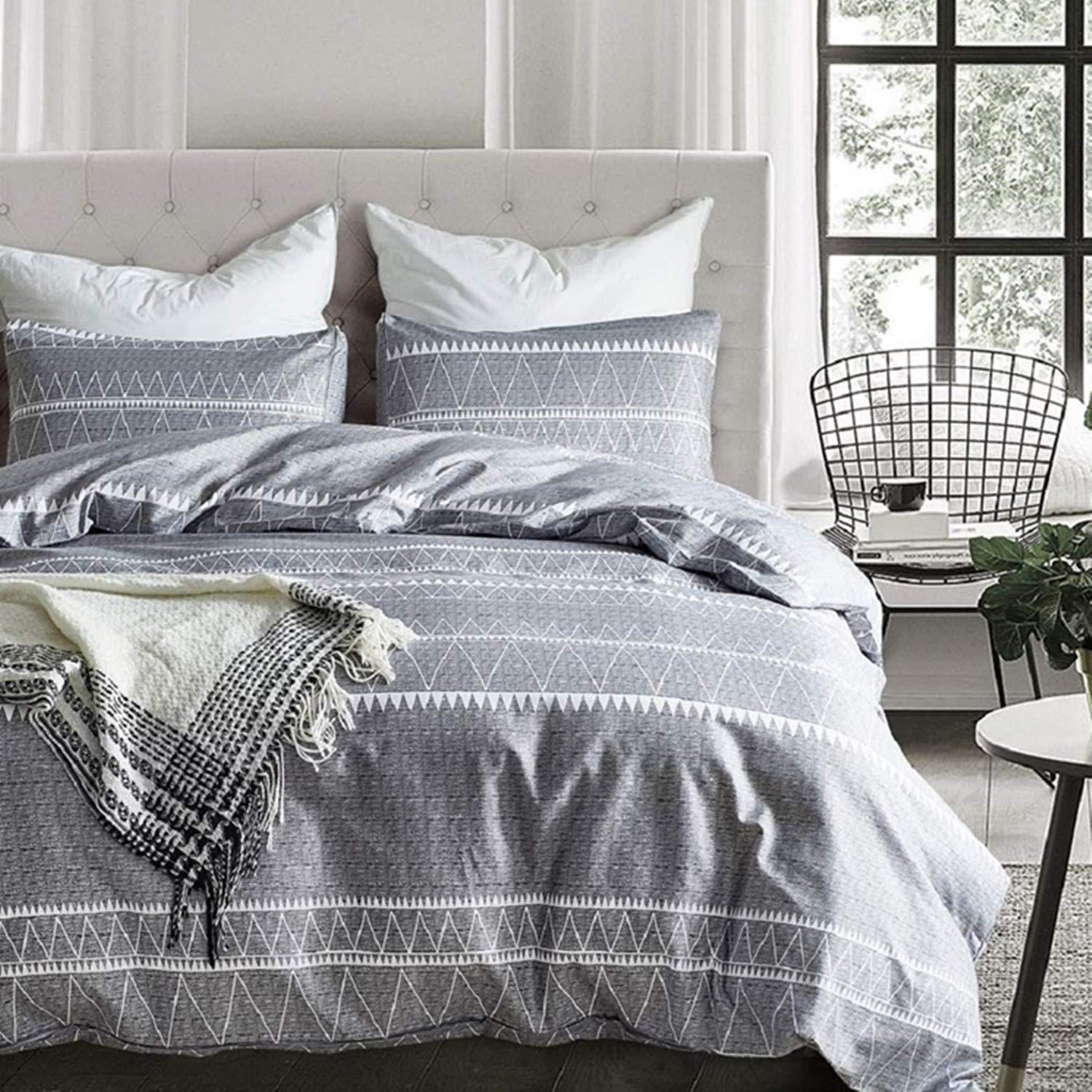 Price:$26.99    Tebery Duvet Cover Set with Zipper Closure 3 Pieces (1 Duvet Cover + 2 Pillow Shams) Ultra Soft Microfiber - King Size  Home & Kitchen