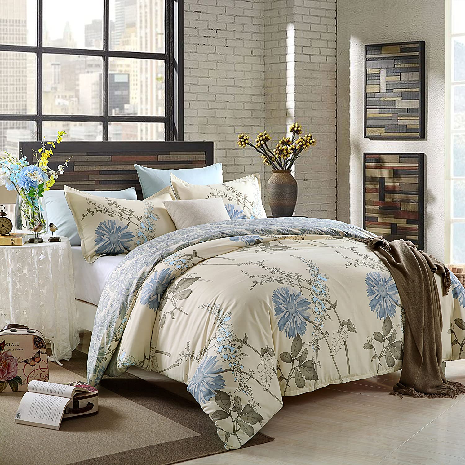 Price:$23.99    GOOFUN Microfiber Duvet Cover Bed Set, Lightweight and Soft Covers Bedding Sets, Yellow with Blue Floral - Full/Queen  Home & Kitchen