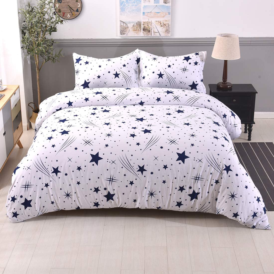 Price:$17.99    YMY Lightweight Microfiber Bedding Duvet Cover Set, Cute Star Pattern (White, Queen)  Home & Kitchen