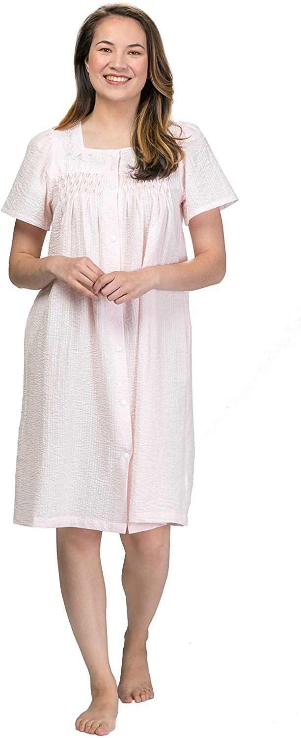 Price:$39.50 Miss Elaine Plus Short Snap Front Seersucker Robe in Pinky Peach (Pinky Peach, 3X) at Amazon Women’s Clothing store