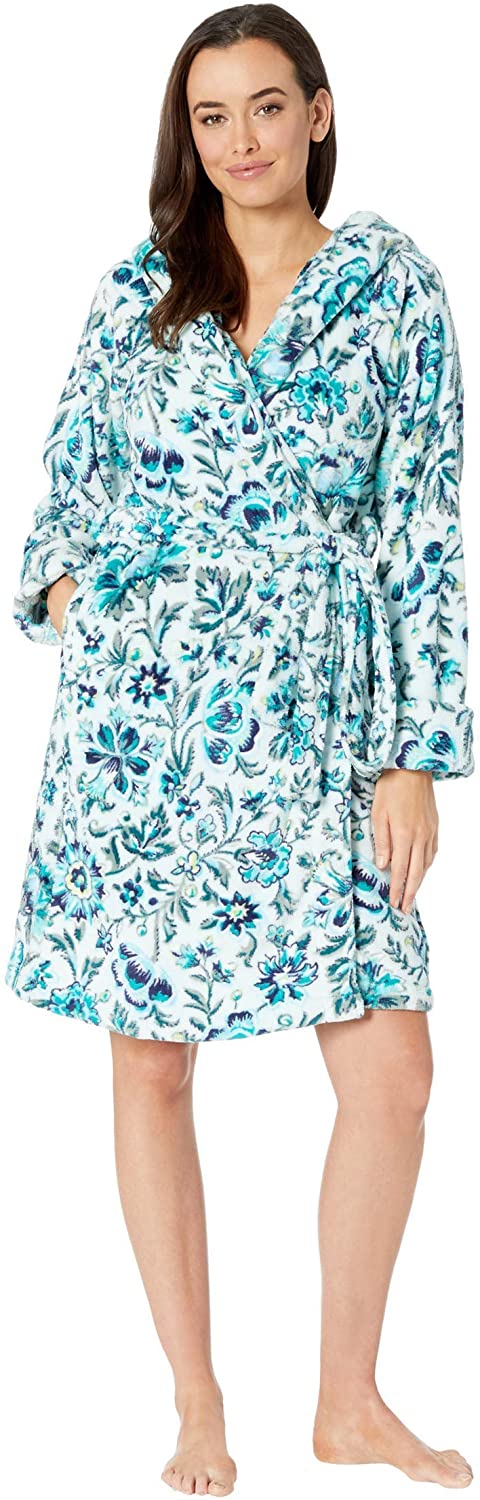 Price:$50.00    Vera Bradley Lightweight Fleece Robe  Clothing