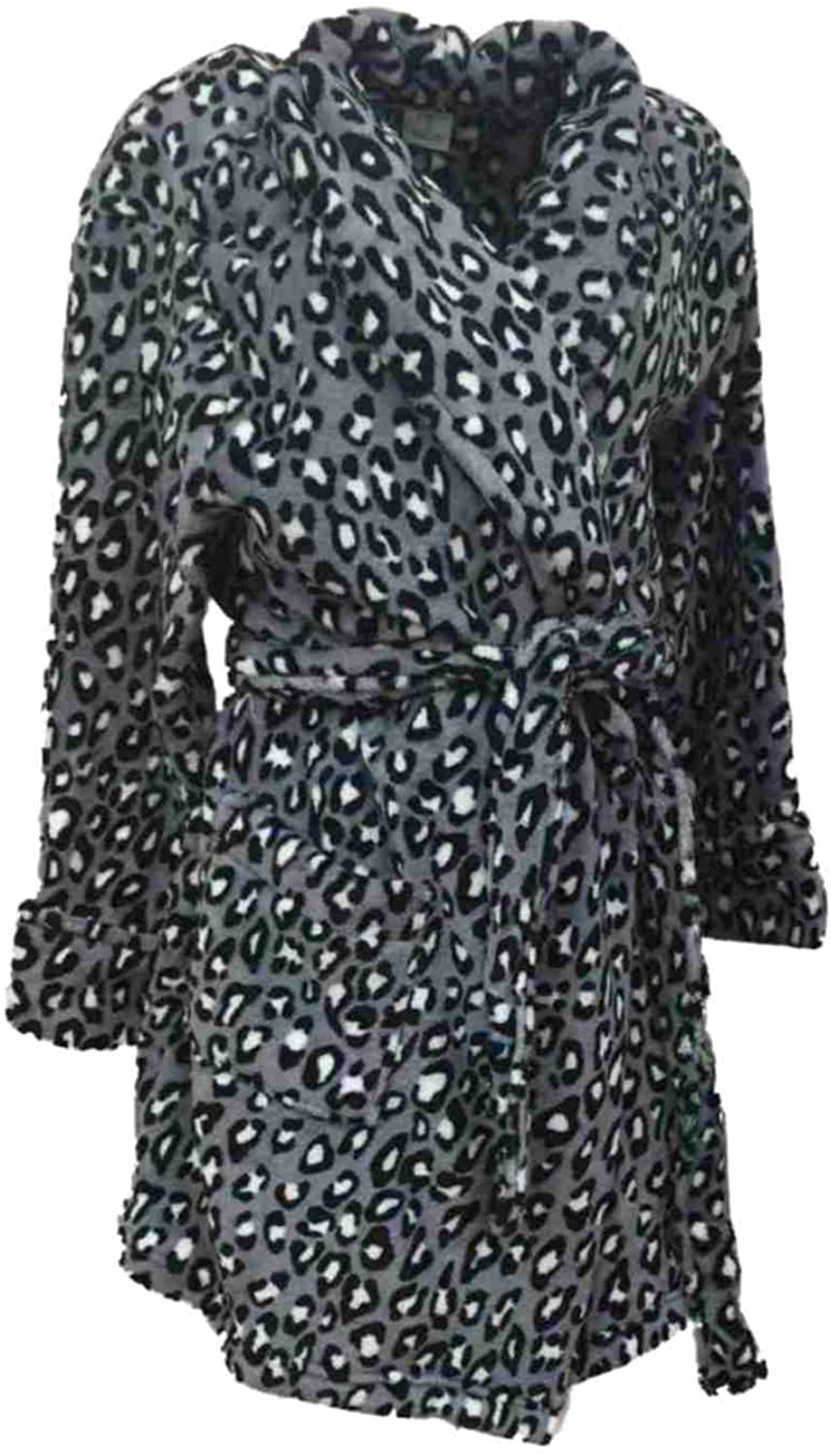 Price:$36.99 Croft & Barrow Womens Soft Plush Gray & Black Leopard Print Robe Housecoat XL at Amazon Women’s Clothing store