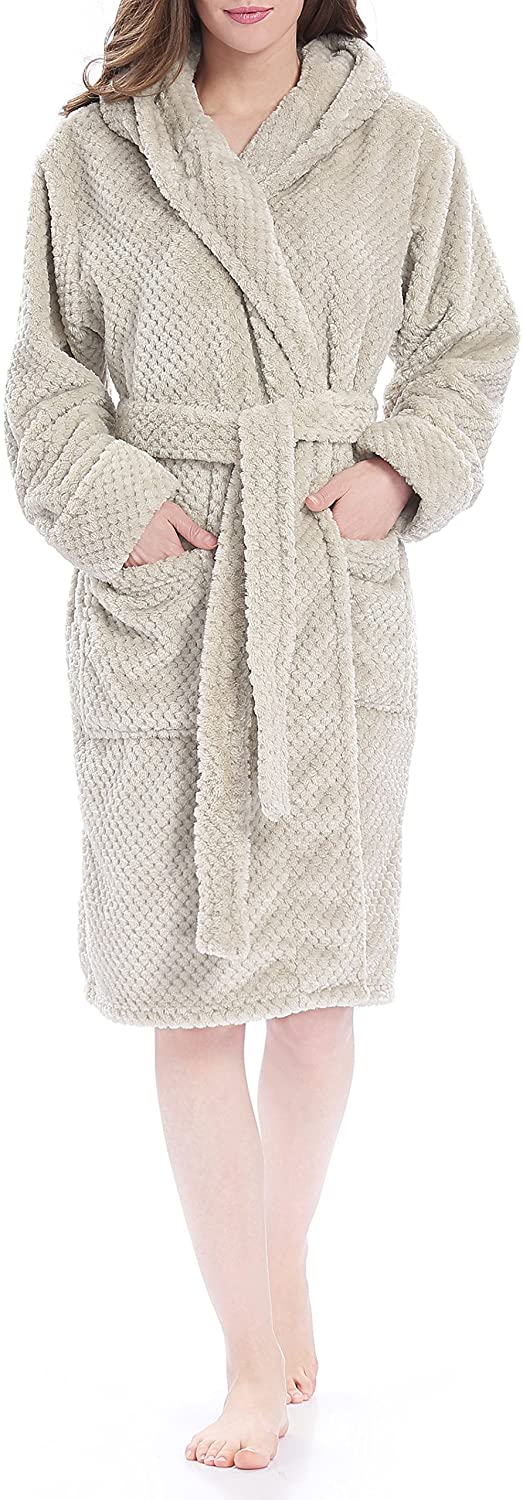 Price:$27.99 Genuwin Womens Robe Knee Length Plush Robe Hooded Bathrobe Lounge Robe S~XL at Amazon Women’s Clothing store