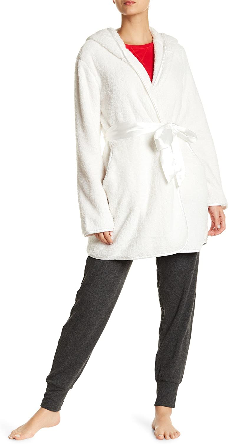 Price:$38.76 Maidenform Women's Prima Ballerina Plush Robe at Amazon Women’s Clothing store