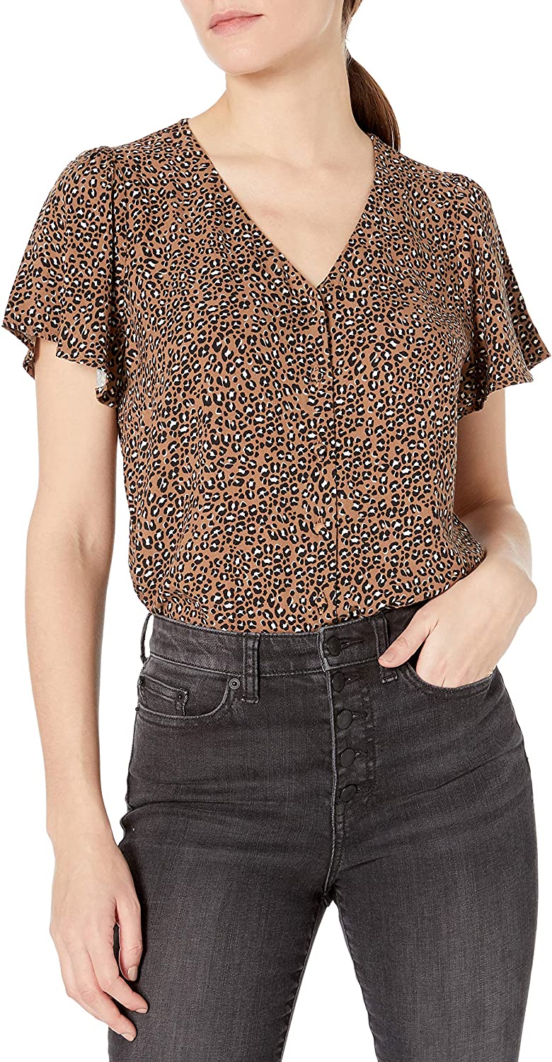 Price:$17.68    Amazon Brand - Goodthreads Women's Fluid Twill Covered-Button Short-Sleeve Shirt  Clothing