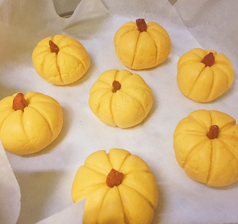 
The practice of lovely pumpkin cake, how is lovely pumpkin cake done delicious