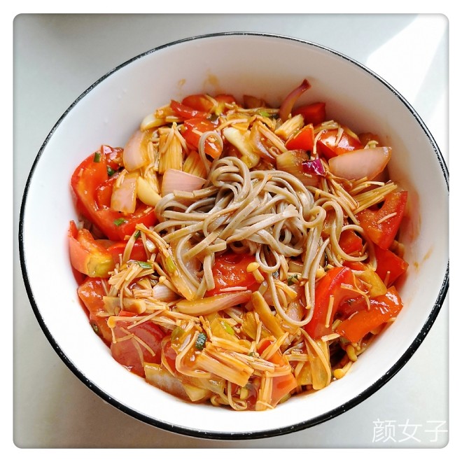 #of小麦キッチンのcateのボイラーのトマトは、そば粉の練習を混ぜます