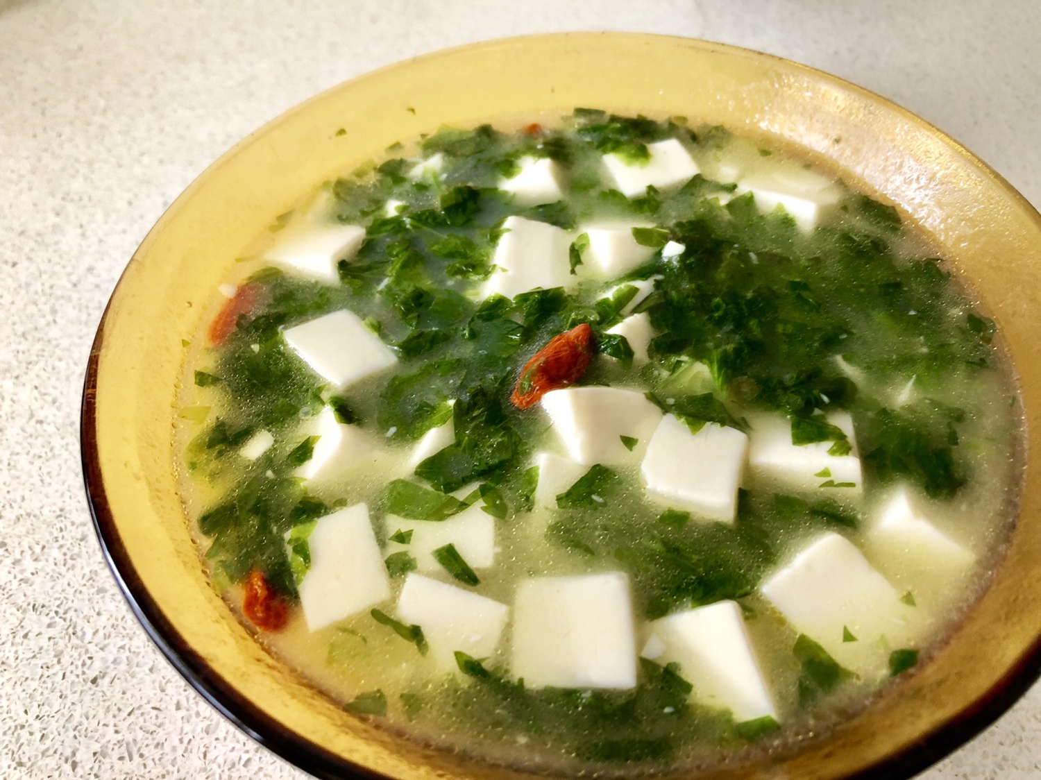 セイヨウセロリの葉の豆腐の濃厚スープの練習、おいしい方法