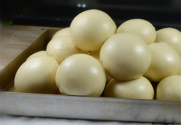 
The practice of milk small steamed bread, how is milk small steamed bread done delicious
