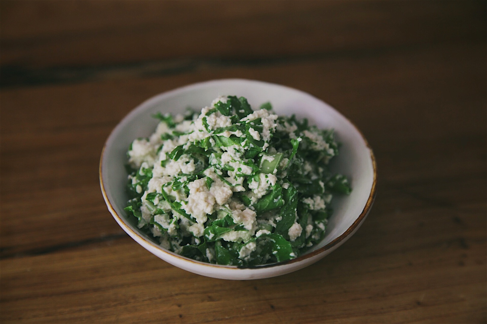 
Plumage wild cabbage mixes the practice of bean curd, how to do delicious