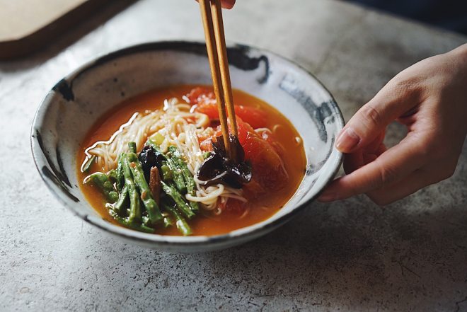 食べ物を作る一日について話してください005ゆんスープのトマト麺の練習