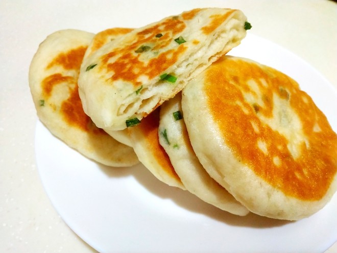 
Cake of sweet chopped green onion of leaven dough any of several hot spice plants (super announce is soft) practice