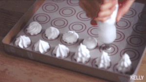 （入り口が適切な装飾を変更して失敗しないようにする）フランスの卵白の霜の全体戦略 キャンディ/豚の焼き菓子のビデオ：馬術の美しいja 25 
