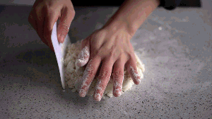 How does  Zuo  dew teach your dough to knead? ? Dumpling skin how roll? practice measure 5