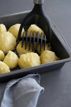 Jamie Oliver 5で焼く最も完璧なジャガイモを作ることを学習する練習方法
