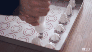 (the entrance changes appropriate adornment to won't fail namely) whole strategy of frost of French albumen candy / video of A pig bake: The practice measure of candy of equestrian beautiful jade 23