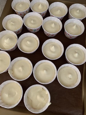 The practice measure of small cake of yoghurt paper cup 13