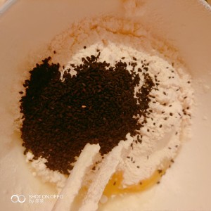 The practice measure of small biscuit of black sesame seed 2