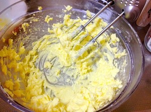 Butter music is strange (the experience of very success is shared) practice measure 1