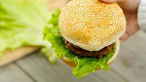 The practice measure of hamburger of Gong Xiaobian legumin 7