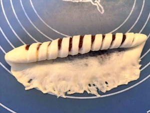 Sweetened bean taste coils the practice measure of biscuit plastics method 6