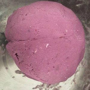 The practice measure of violet potato steamed bread 5